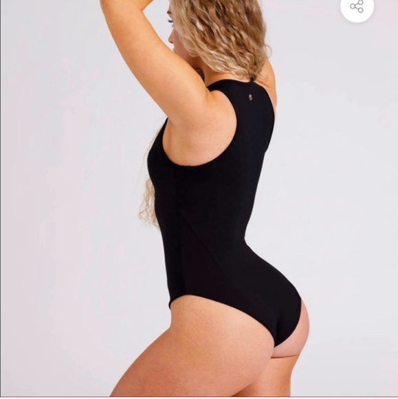 Buffbunny Laguna one piece - Picture 1 of 9